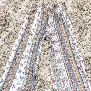 Mossimo Large Wide Leg pants